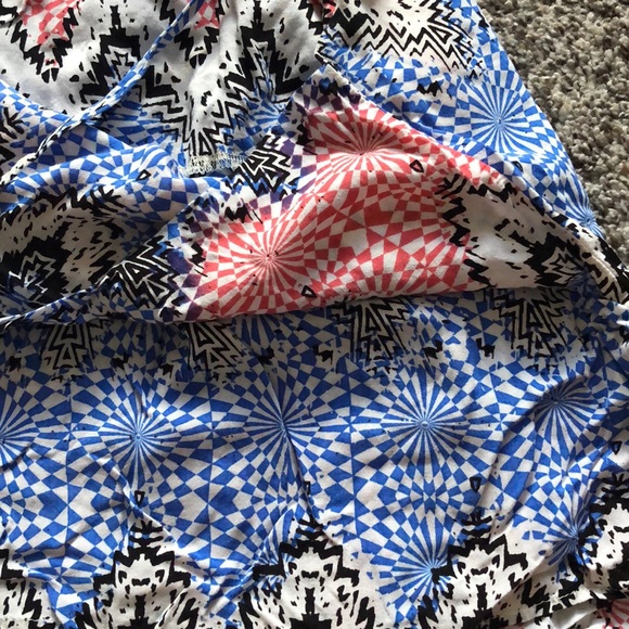 Akira Top - Picture 4 of 5